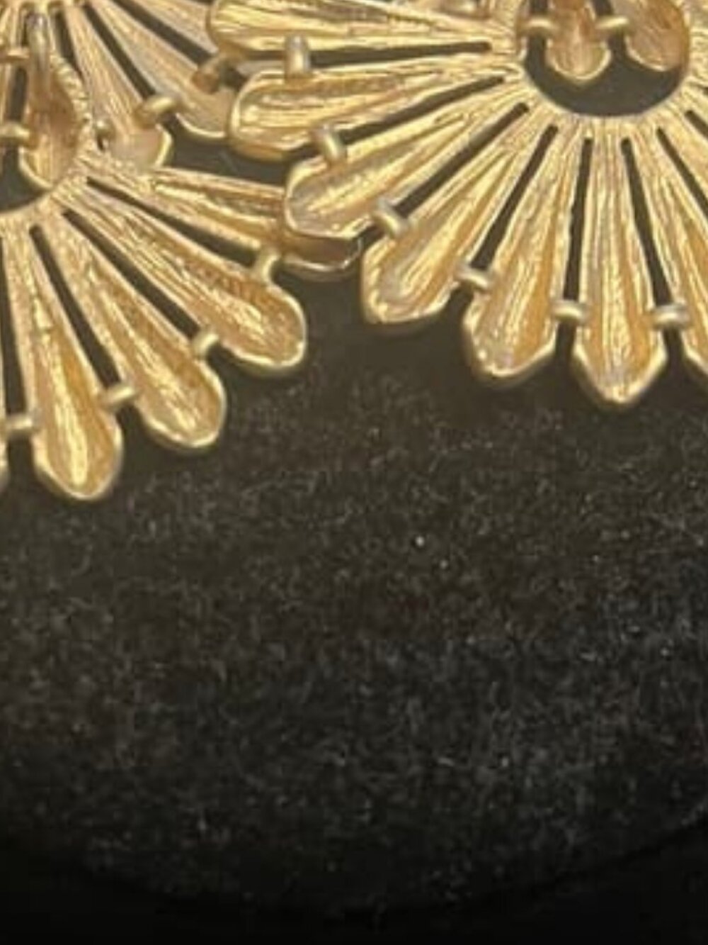 Shape Dangle Earrings - Picture 2 of 3
